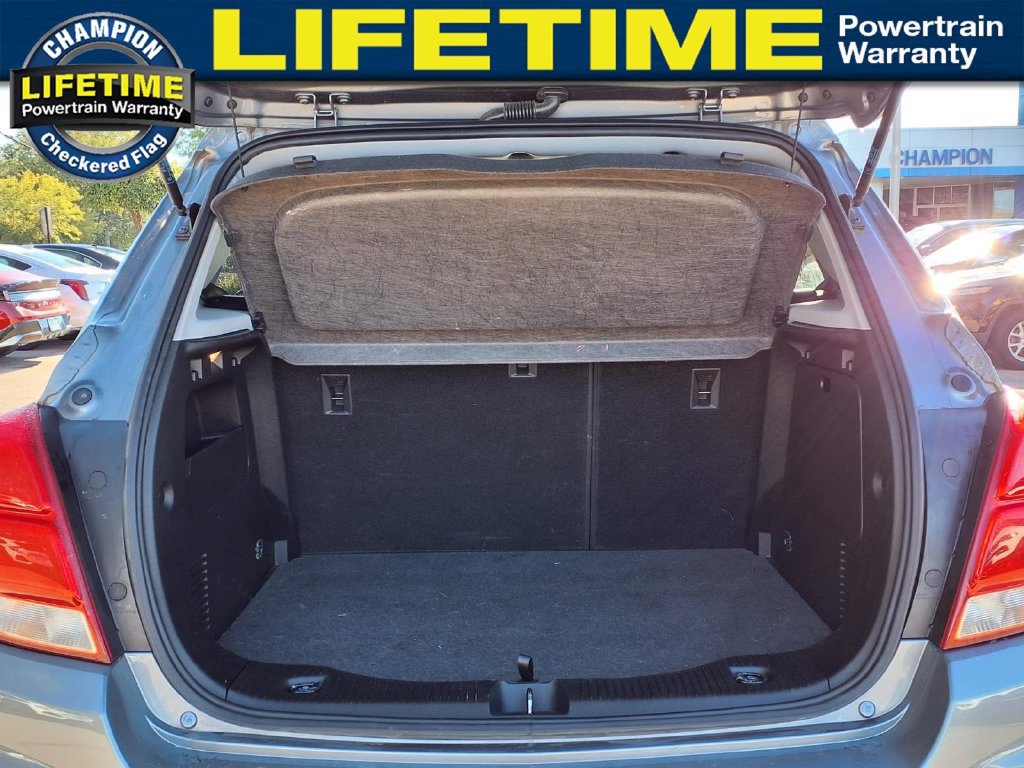 Used 2020 Chevrolet Trax LT w/ LT Convenience Package FWD image 10
