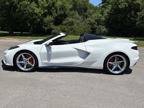 Used 2024 Chevrolet Corvette E-Ray AWD/4WD image 8