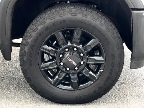 Used 2025 GMC Sierra 2500 AT4 AWD/4WD image 32