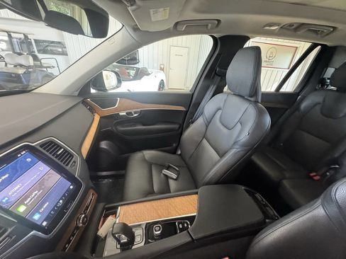 Used 2024 Volvo XC90 B6 Core w/ Protection Package Premier image 28