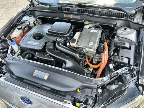 Used 2018 Ford Fusion SE FWD image 28