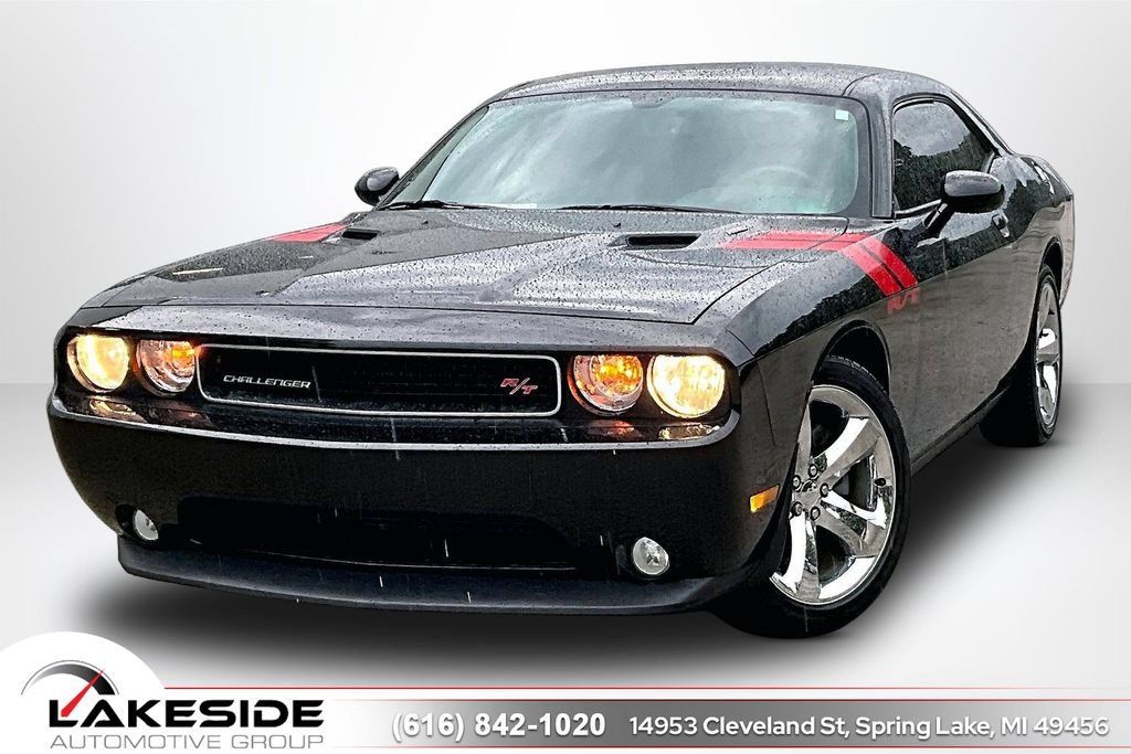 Used 2014 Dodge Challenger R/T RWD image 1