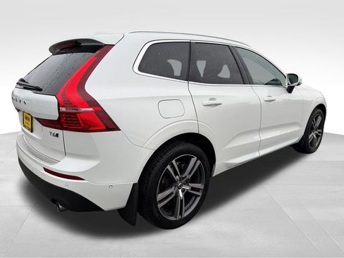 Used 2018 Volvo XC60 T6 Momentum w/ Advanced Package image 9
