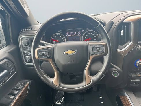 Used 2019 Chevrolet Silverado 1500 High Country w/ Z71 Off-Road Package AWD/4WD image 12