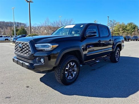 Used 2023 Toyota Tacoma TRD Off-Road image 3