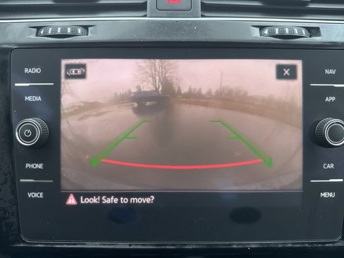 Used 2021 Volkswagen GTI Autobahn image 38