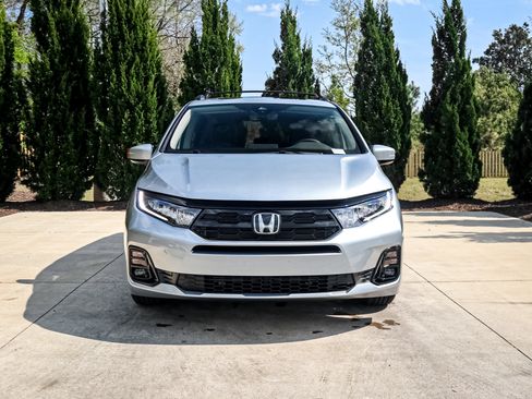 New 2026 Honda Odyssey Elite image 3