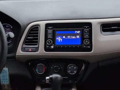 Used 2021 Honda HR-V LX image 17