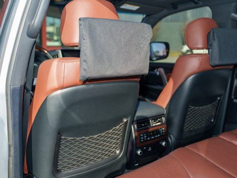 Used 2016 Toyota Land Cruiser image 23