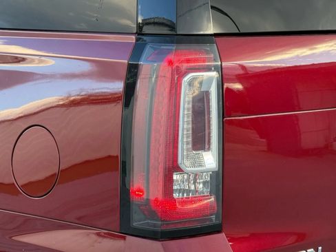 Used 2017 GMC Yukon SLT w/ Open Road Package AWD/4WD image 41