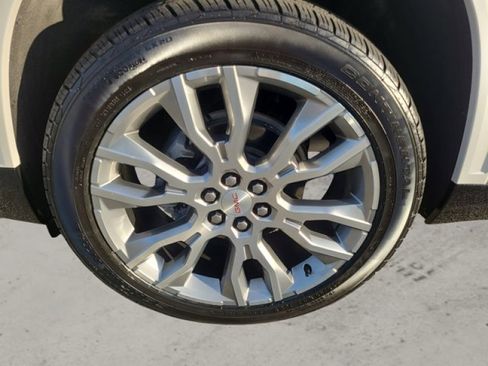 Used 2024 GMC Acadia Denali w/ Super Cruise Package image 10