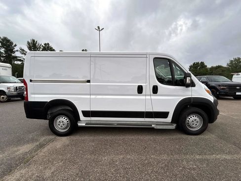 Used 2025 RAM ProMaster 2500 w/ U-Haul Equipment Group FWD image 2