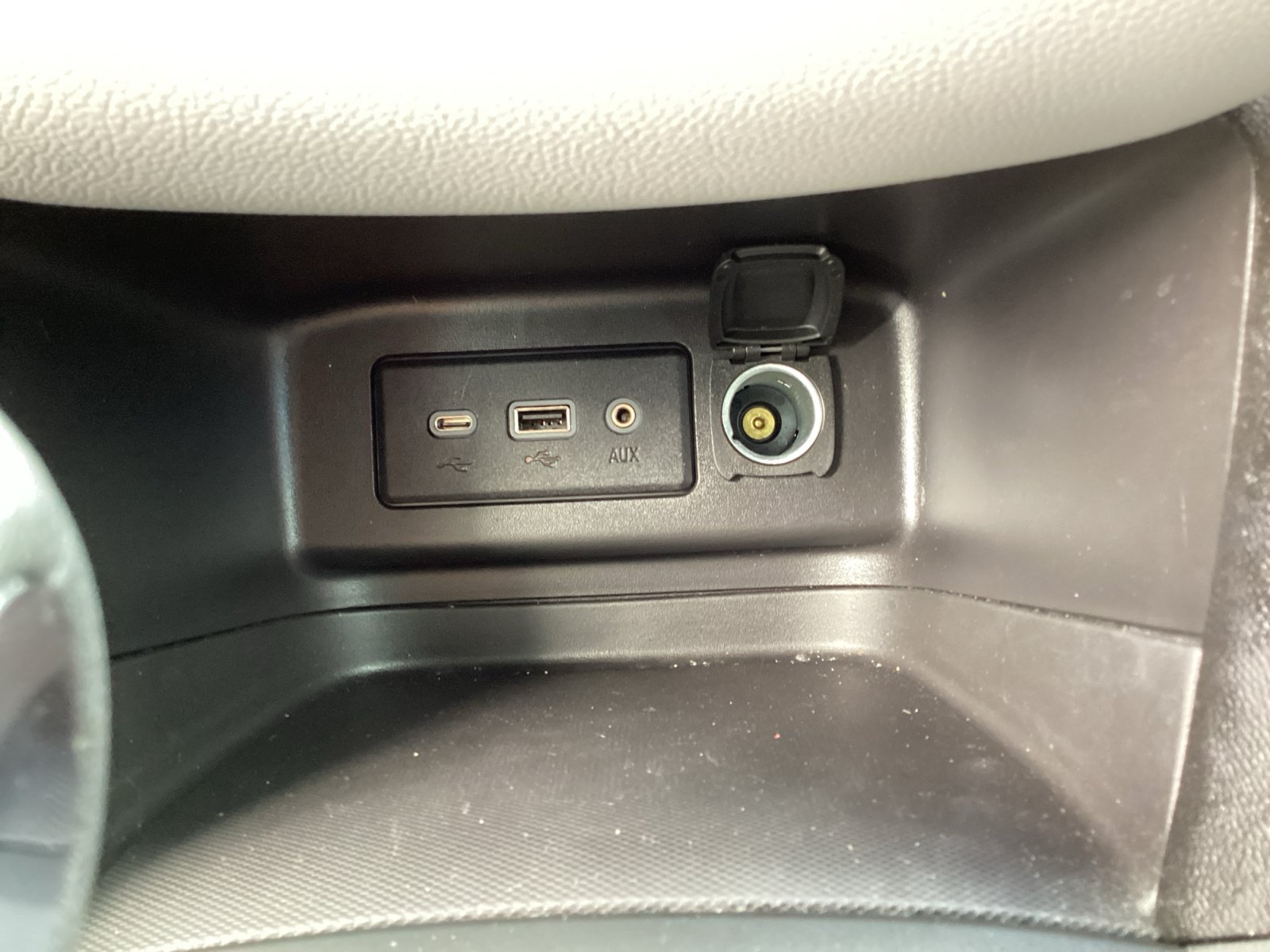 Used 2024 Chevrolet Equinox LS FWD image 21
