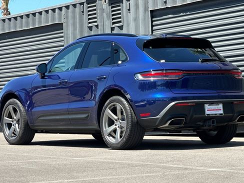 Certified 2023 Porsche Macan AWD/4WD image 3