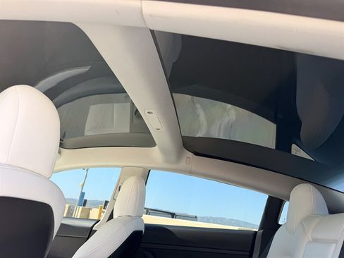 Used 2021 Tesla Model 3 Performance AWD/4WD image 32