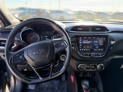 Used 2022 Chevrolet TrailBlazer RS w/ Sun and Liftgate Package image 3
