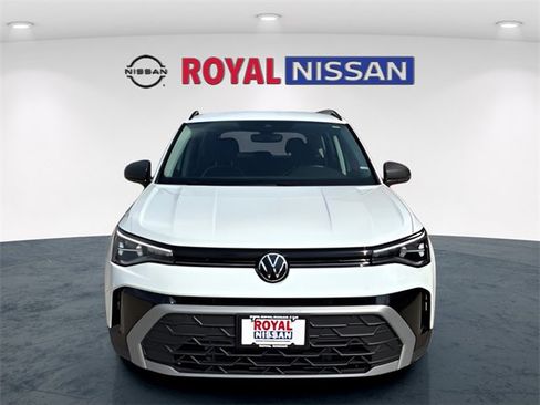 Used 2025 Volkswagen Taos S image 2