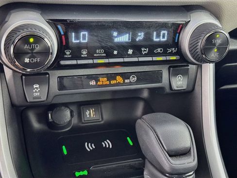 Used 2025 Toyota RAV4 XLE w/ Convenience Package FWD image 20