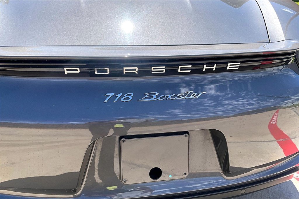 Used 2017 Porsche 718 Boxster RWD image 39