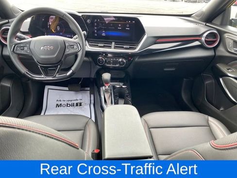 Used 2024 Chevrolet Trax RS w/ Driver Confidence Package image 5
