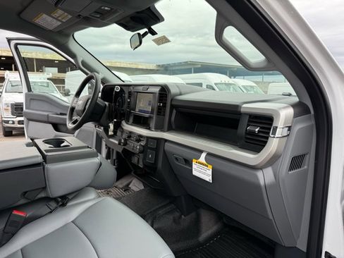 New 2025 Ford F350 XL w/ XL Chrome Package image 28