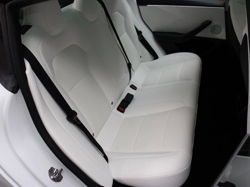Used 2024 Tesla Model 3 Long Range RWD image 32