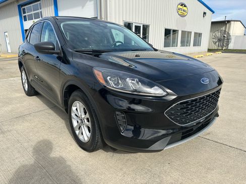 Used 2022 Ford Escape SE image 3