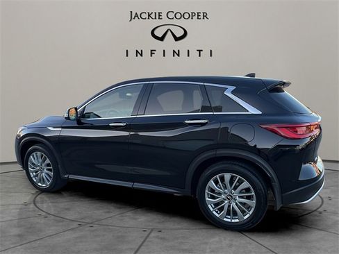 Certified 2025 INFINITI QX50 Pure image 3