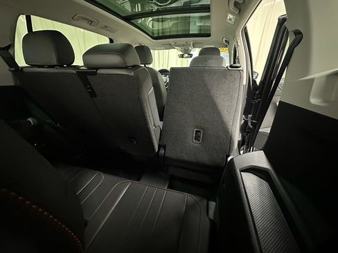 Used 2024 Volkswagen Tiguan Wolfsburg Edition image 21