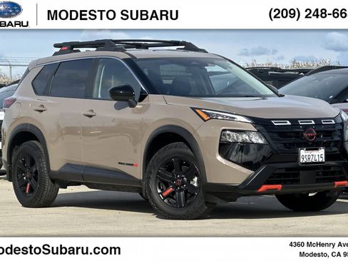 Used 2025 Nissan Rogue SV image 1