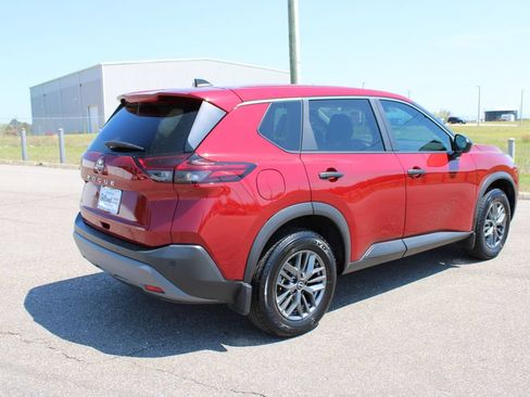 Used 2023 Nissan Rogue S FWD image 18