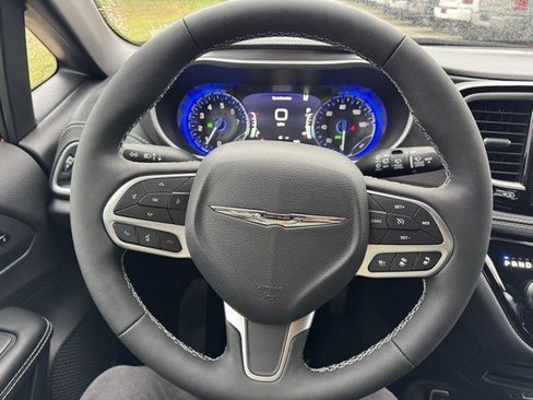 New 2026 Chrysler Pacifica Select image 17
