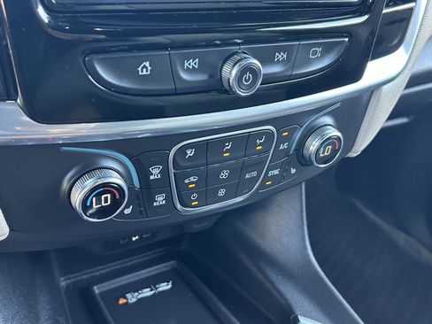 Used 2023 Chevrolet Traverse LT AWD/4WD image 20