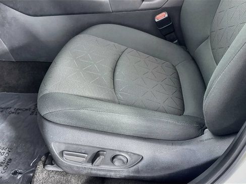 Used 2024 Toyota RAV4 XLE AWD/4WD image 20