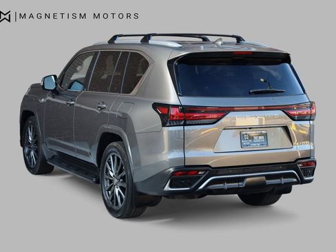 Used 2023 Lexus LX 600 F Sport image 9