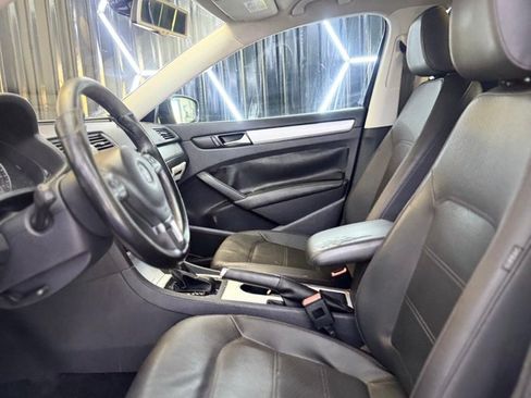 Used 2013 Volkswagen Passat 2.5 SE FWD image 38