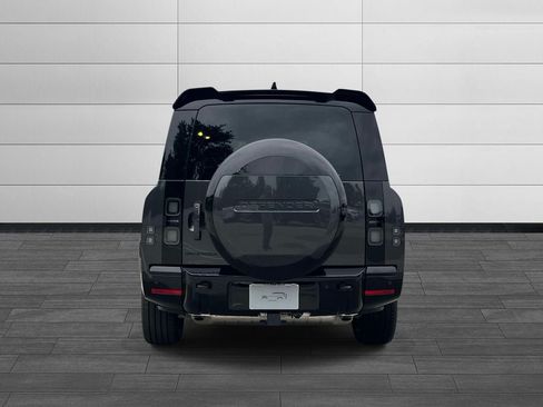 New 2026 Land Rover Defender 130 X-Dynamic SE AWD/4WD image 4