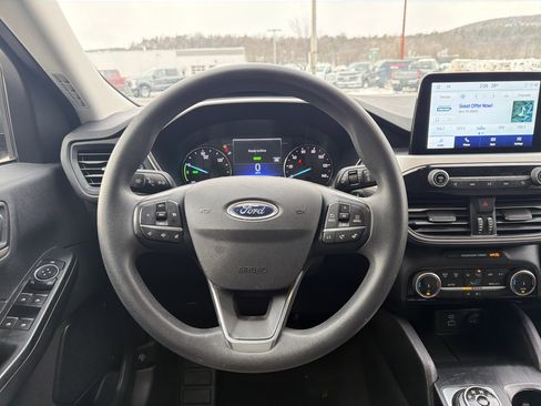 Used 2022 Ford Escape SE image 14