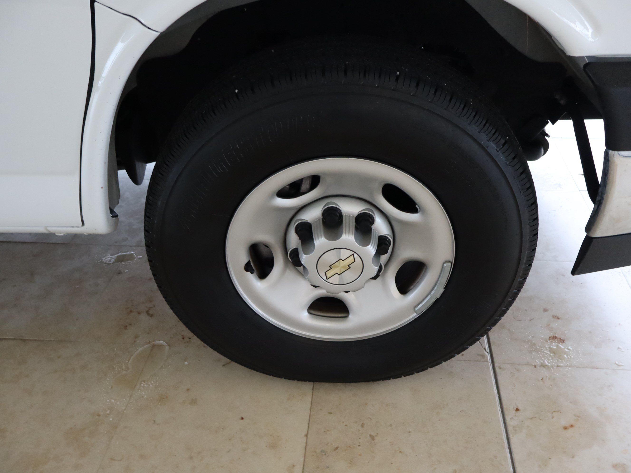 Used 2025 Chevrolet Express 3500 LT w/ LT Preferred Equipment Group RWD image 32