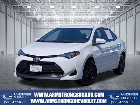 Used 2019 Toyota Corolla LE image 1