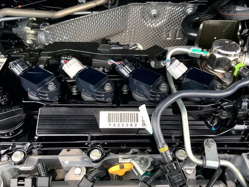 Used 2026 Toyota Corolla Cross XLE FWD image 32