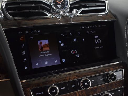 New 2025 Bentley Bentayga AWD/4WD image 34