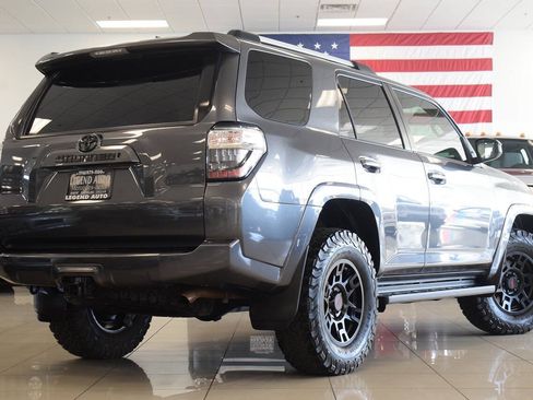 Used 2019 Toyota 4Runner SR5 AWD/4WD image 7
