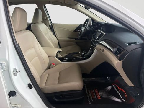 Used 2017 Honda Accord Touring image 20