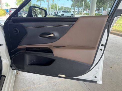 Used 2023 Lexus ES 350 w/ Premium Package FWD image 25