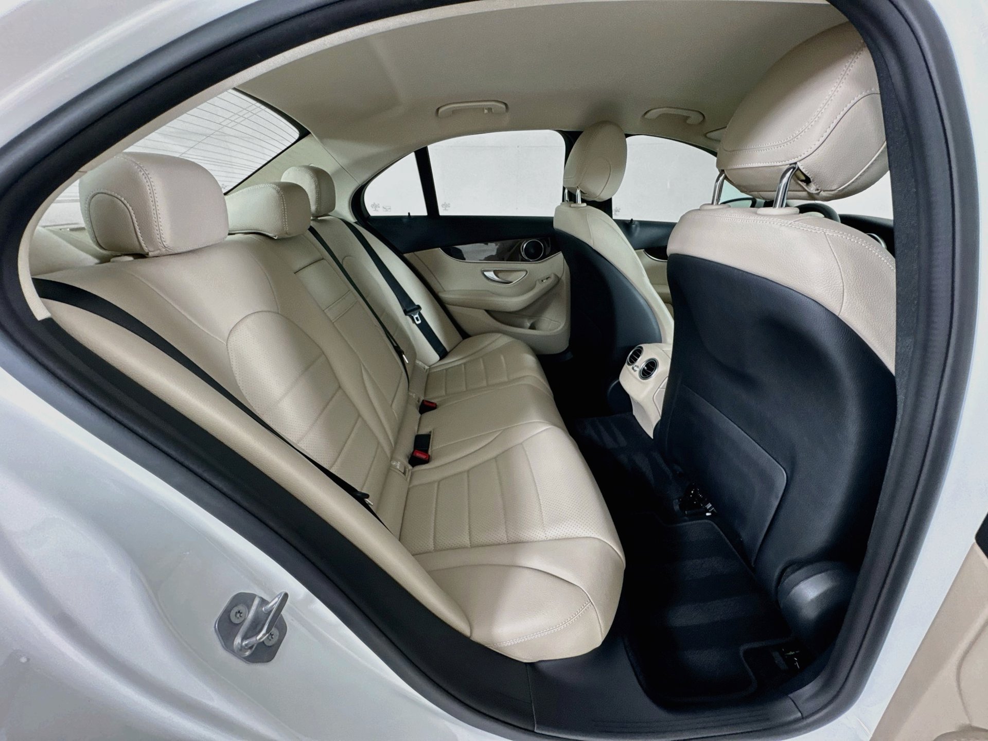 Certified 2017 Mercedes-Benz C 300 Sedan image 28