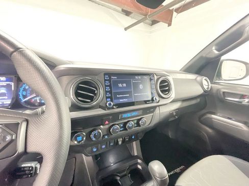 Used 2023 Toyota Tacoma TRD Off-Road image 17