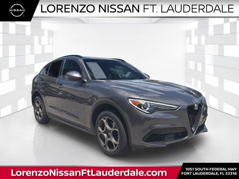 Used 2023 Alfa Romeo Stelvio Sprint RWD image 1