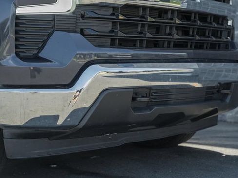 Used 2023 Chevrolet Silverado 1500 LT w/ Z71 Off-Road Package AWD/4WD image 15