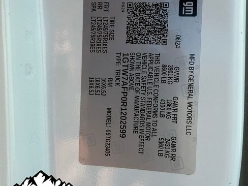 Used 2024 GMC Savana 2500 w/ Driver Convenience Package RWD image 19